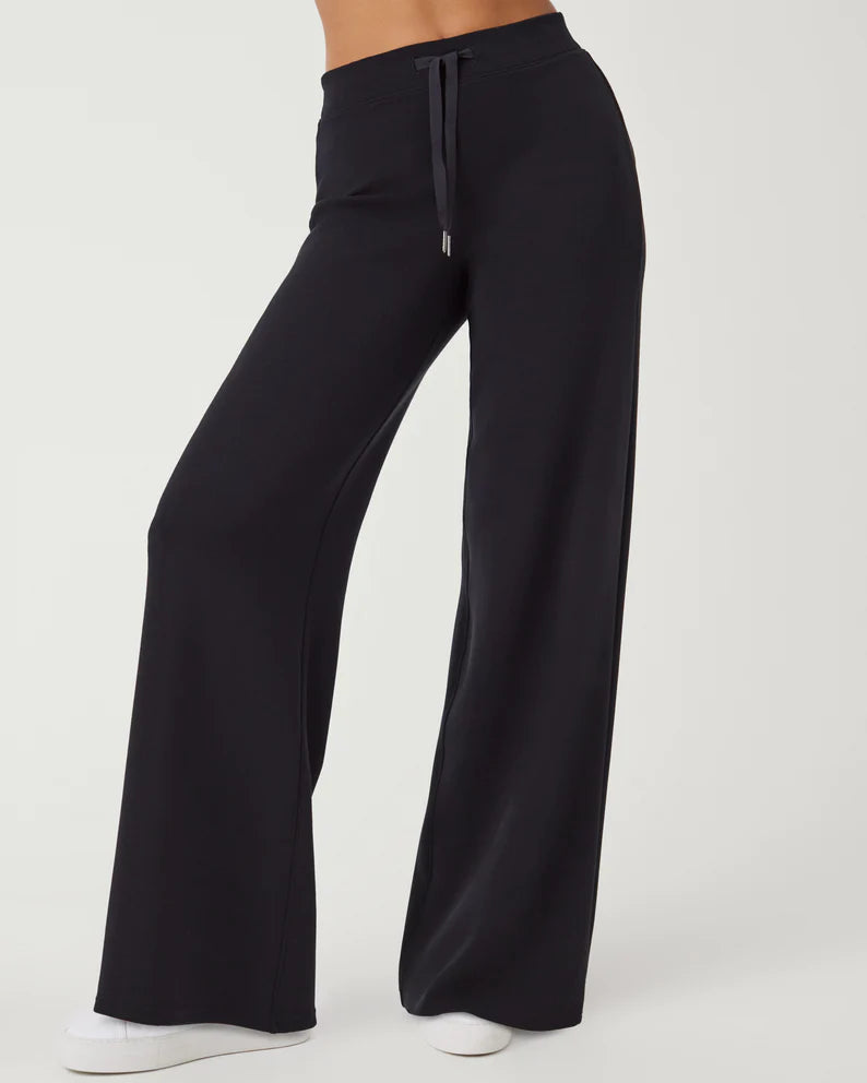 Minimalist Women’s Fashion Clothing Spanx AirEssentials Wide Leg Pant In Black